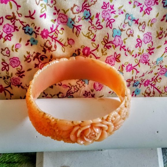 Vintage Peachy Pink Floral Celluloid Bangle Lovely - Picture 1 of 9